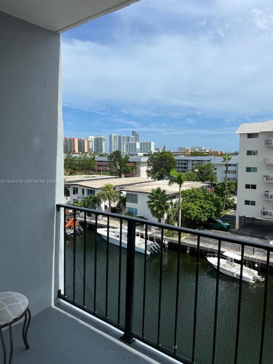 Dolphin Condo · #504 in North Miami Beach - Photo 7