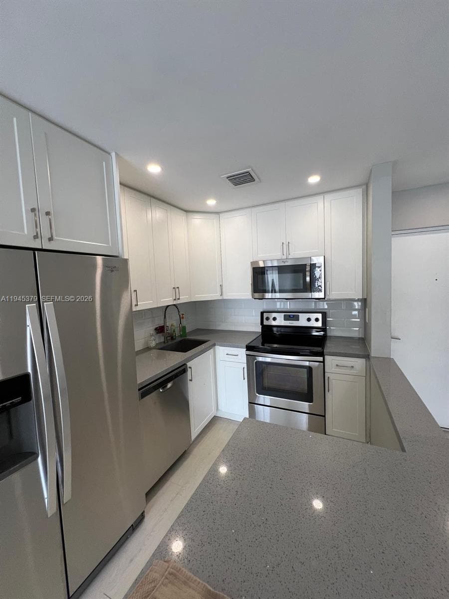 Dolphin Condo · #504 in North Miami Beach - Photo 3
