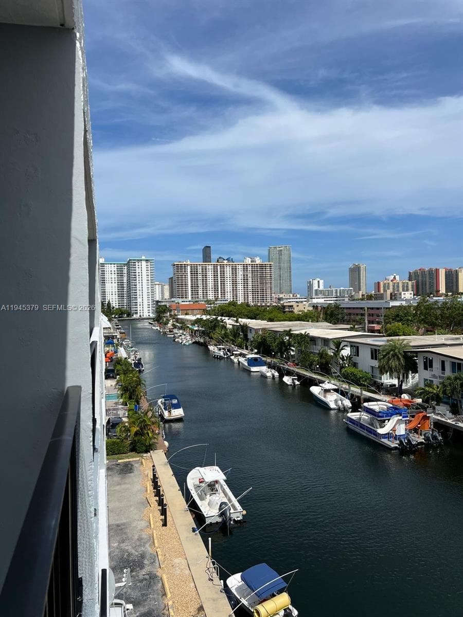 Dolphin Condo · #504 in North Miami Beach - Photo 1
