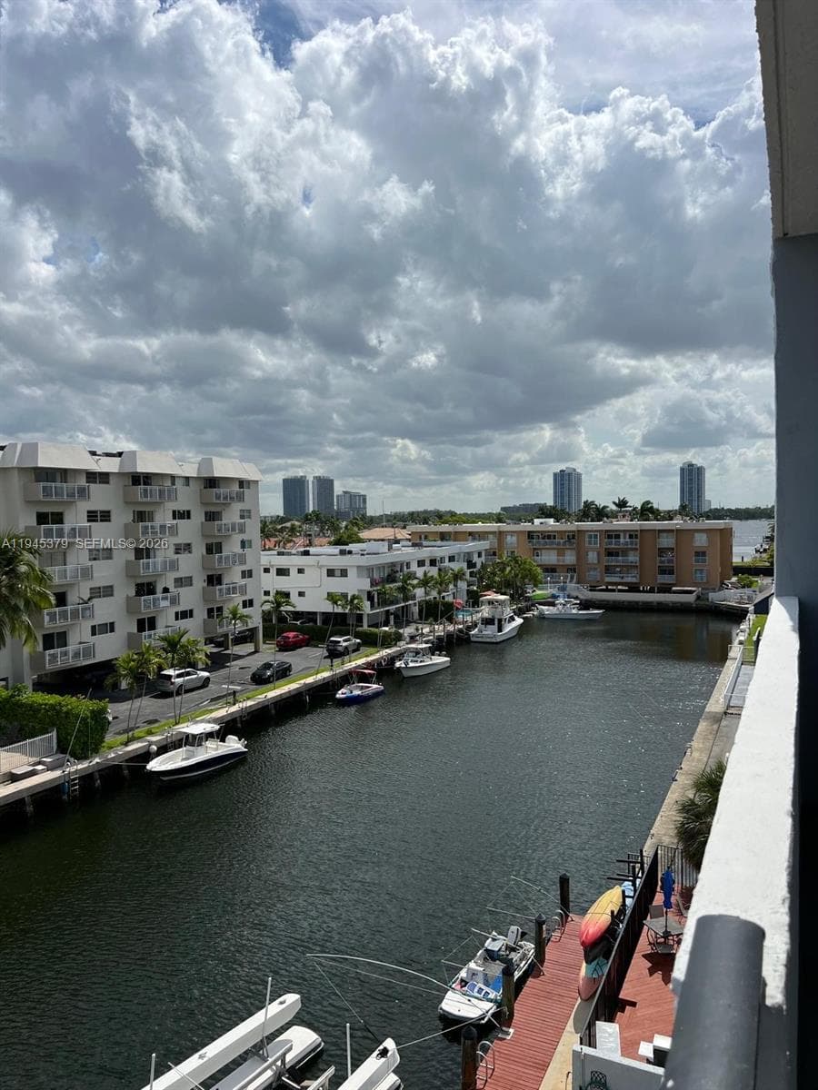 Dolphin Condo · #504 in North Miami Beach - Photo 8