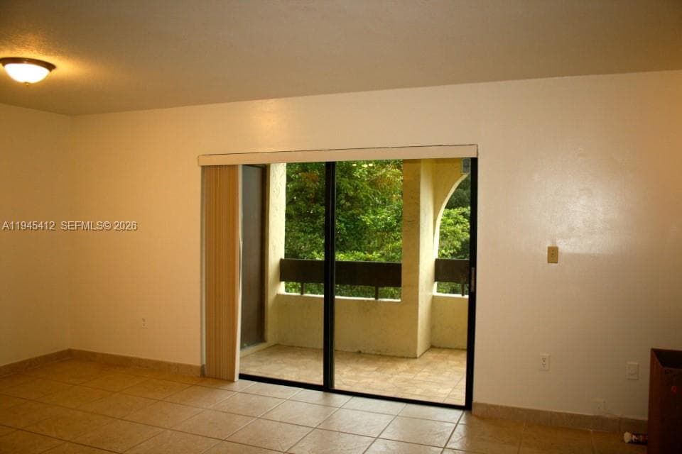 KENLAND BEND NORTH CONDO · #L407 in Miami - Photo 3