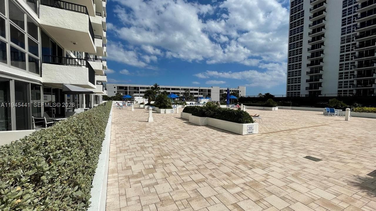 SILVER THATCH ATLANTIC PL · #404 in Pompano Beach - Photo 12
