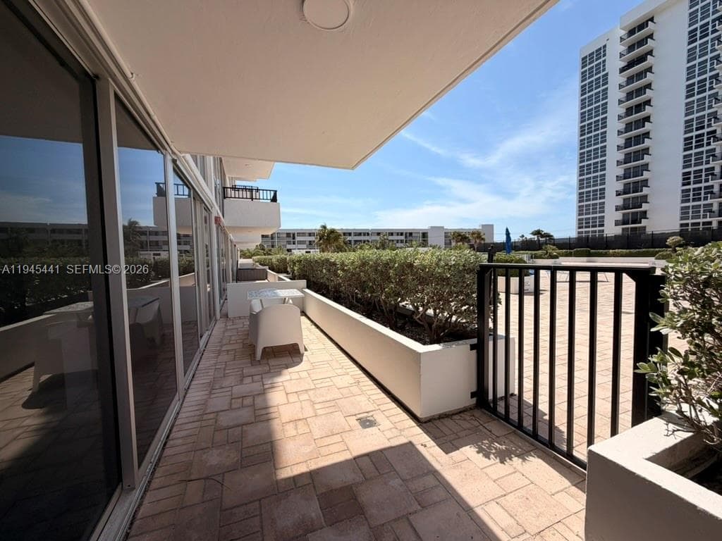 SILVER THATCH ATLANTIC PL · #404 in Pompano Beach - Photo 11