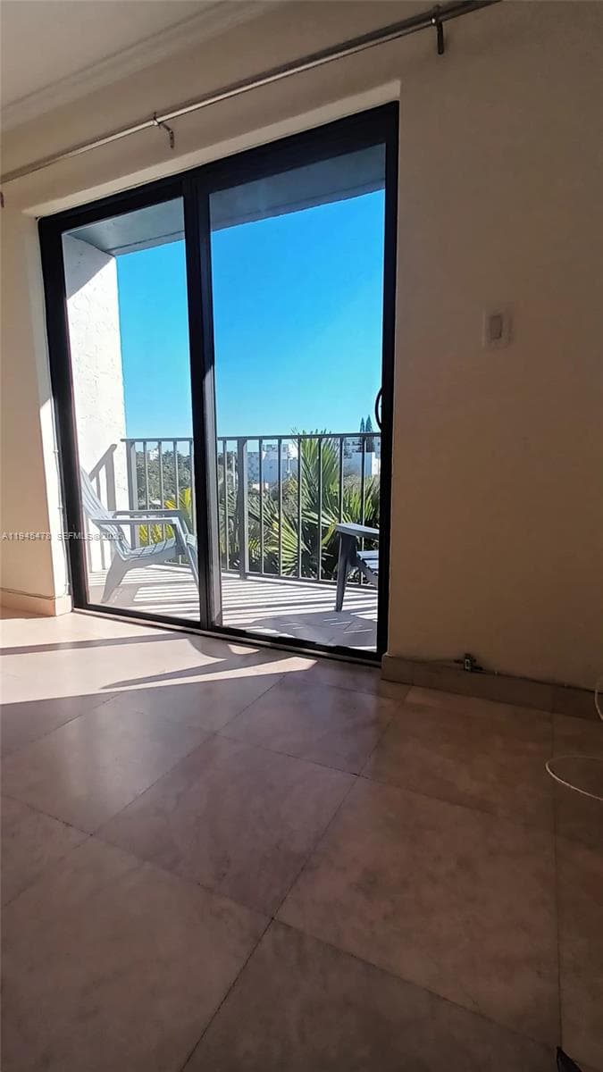 WEST SIDE PLAZA CONDO · #502 in Miami Beach - Photo 6