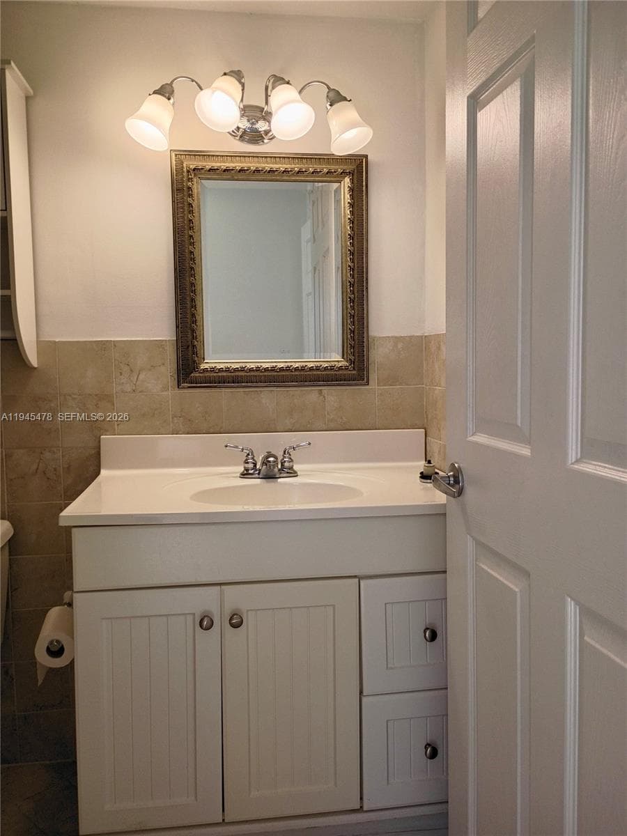WEST SIDE PLAZA CONDO · #502 in Miami Beach - Photo 9