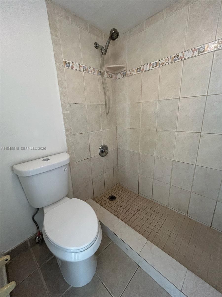 PINE TOWER CONDO · #604 in North Miami Beach - Photo 23