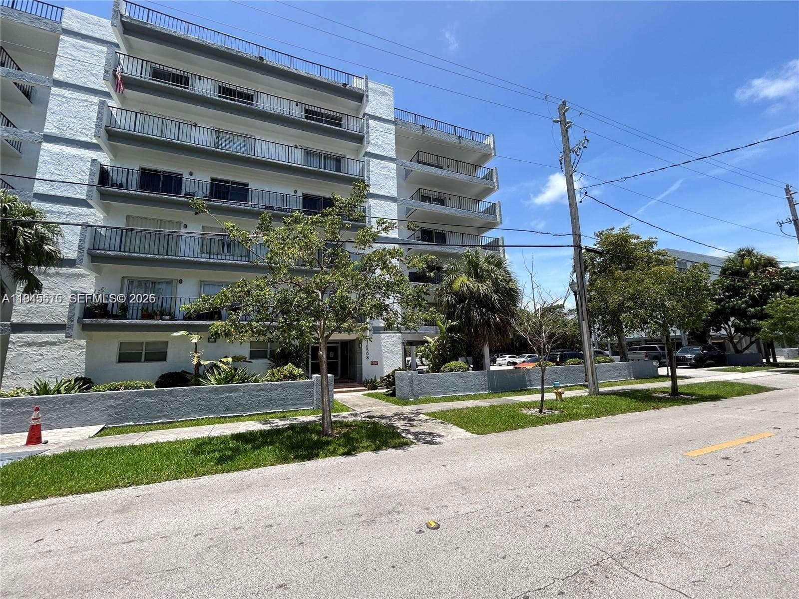 PINE TOWER CONDO · #604 in North Miami Beach - Photo 2