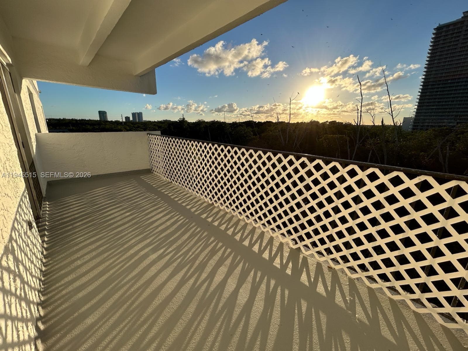 PINE TOWER CONDO · #604 in North Miami Beach - Photo 28