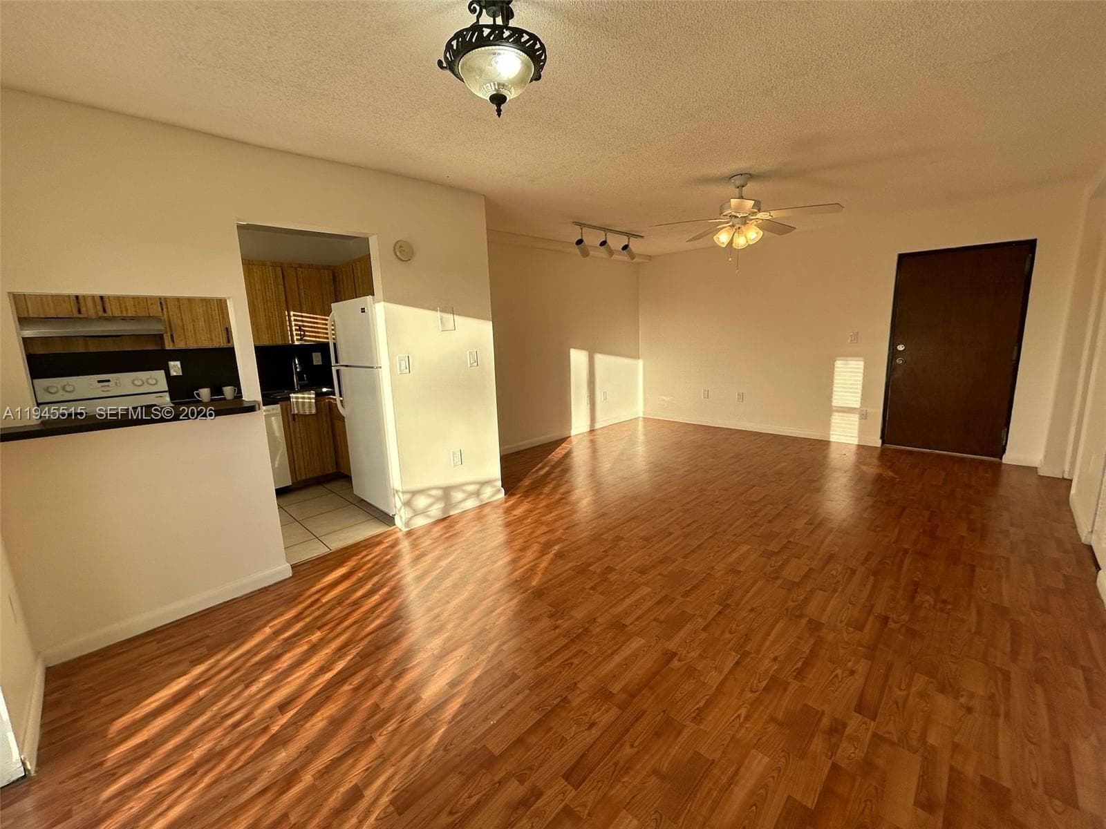 PINE TOWER CONDO · #604 in North Miami Beach - Photo 15