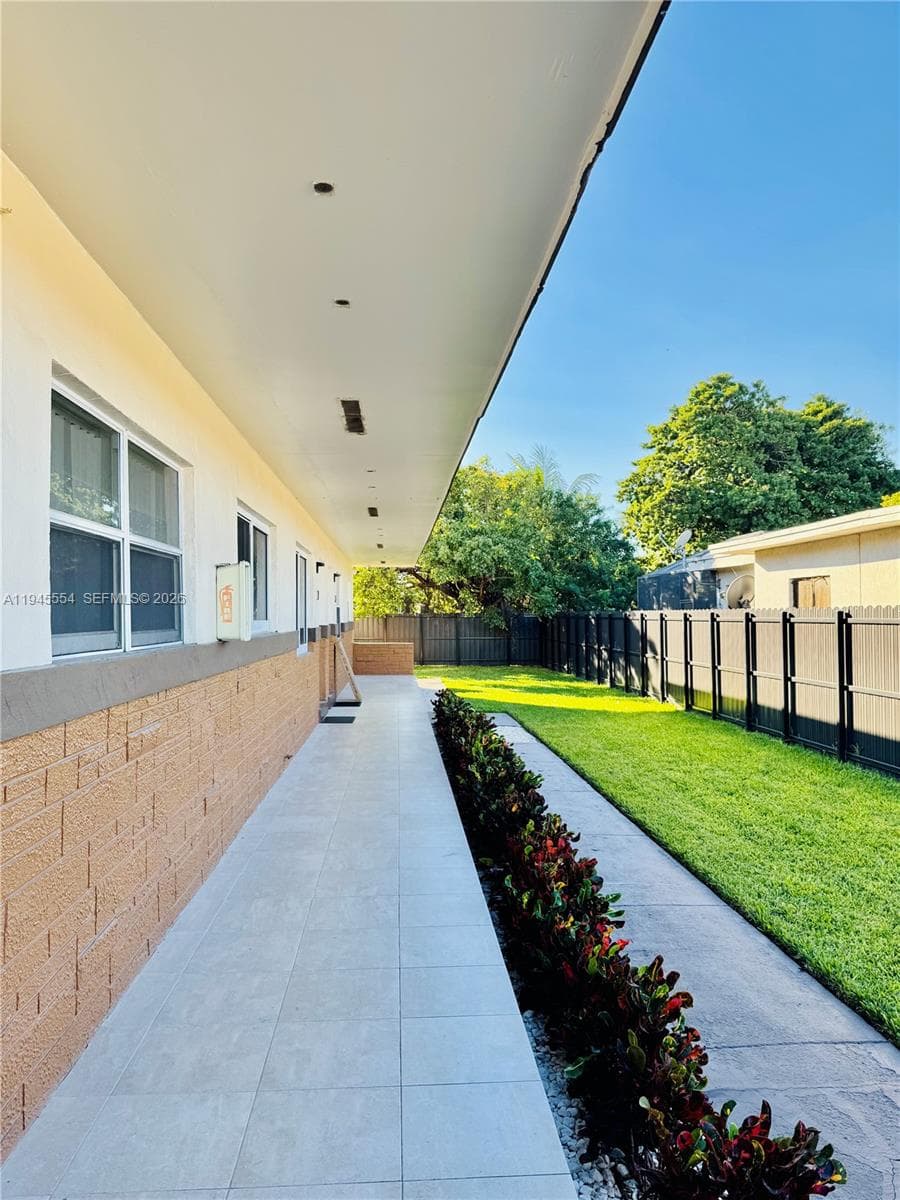 PEMDALE · #4 in Hallandale Beach - Photo 11