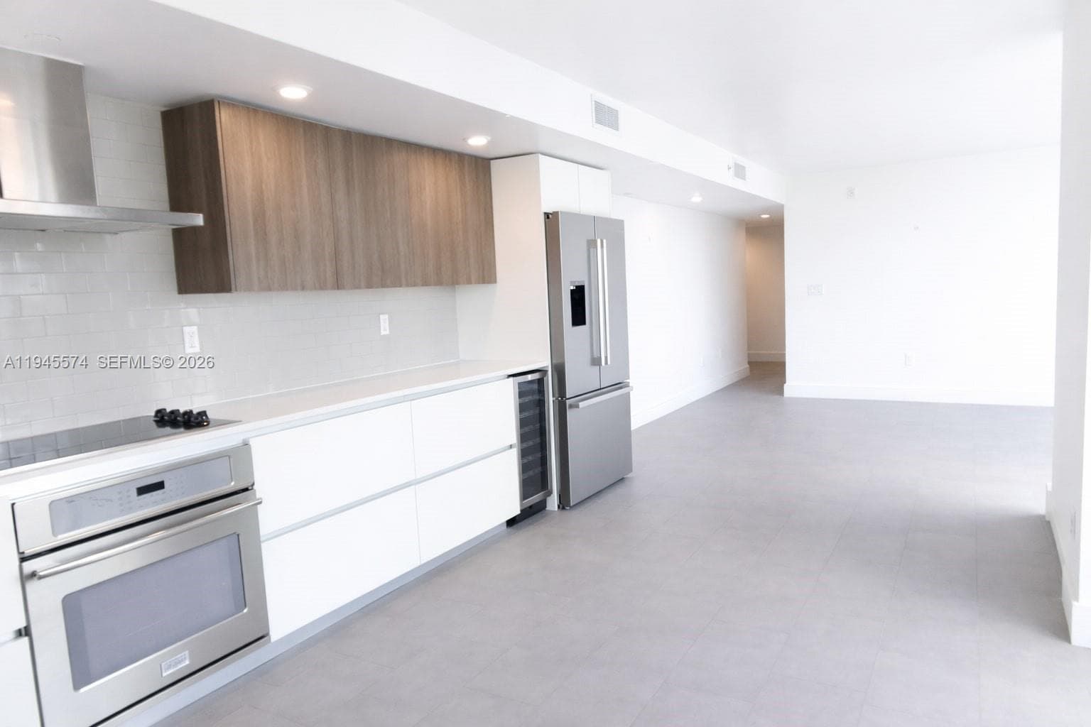 BAY HARBOR CLUB CONDO · #804 in Bay Harbor Islands - Photo 1