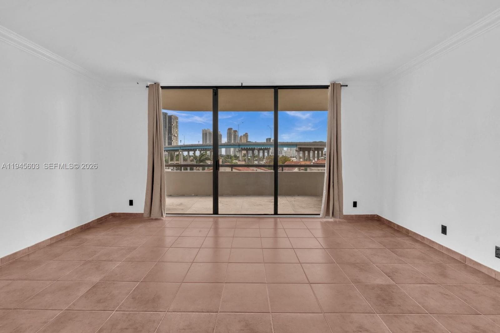 TURNBERRY TOWERS CONDO · #3J in Aventura - Photo 6