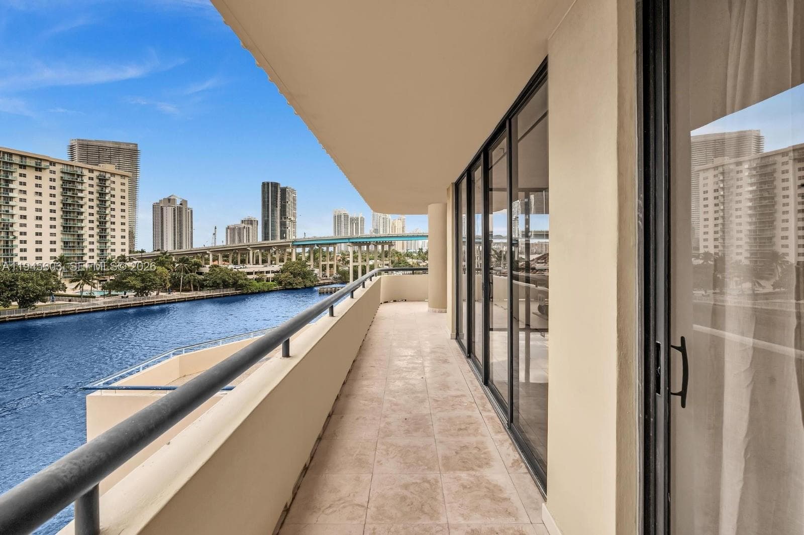 TURNBERRY TOWERS CONDO · #3J in Aventura - Photo 11
