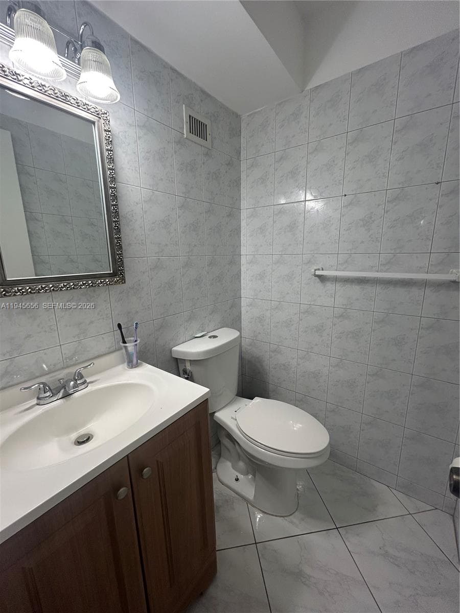 DORSEY ARMS CONDO · #104 in Hallandale Beach - Photo 7