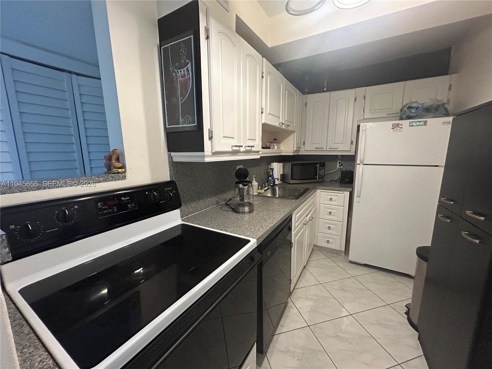 DORSEY ARMS CONDO · #104 in Hallandale Beach - Photo 9