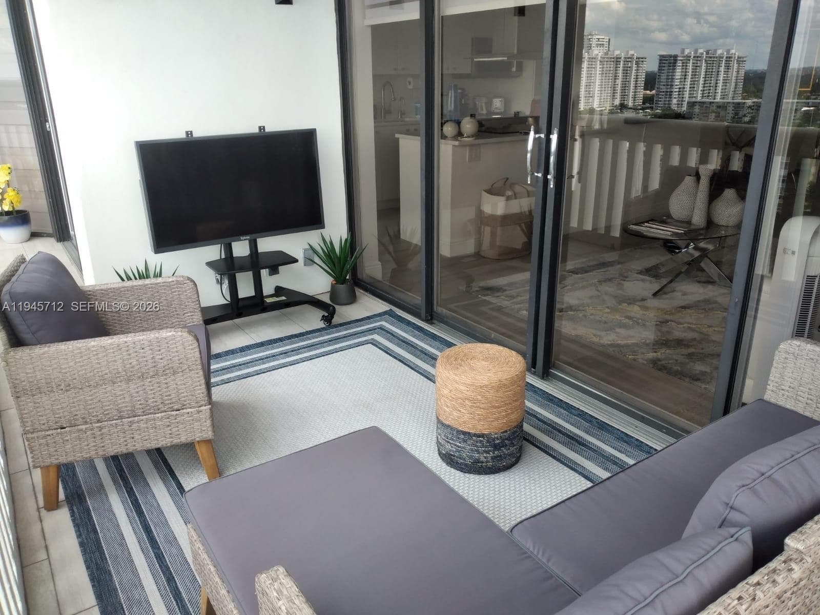 1000 ISL BLVD WILLIAMS IS · #1611 in Aventura - Photo 3