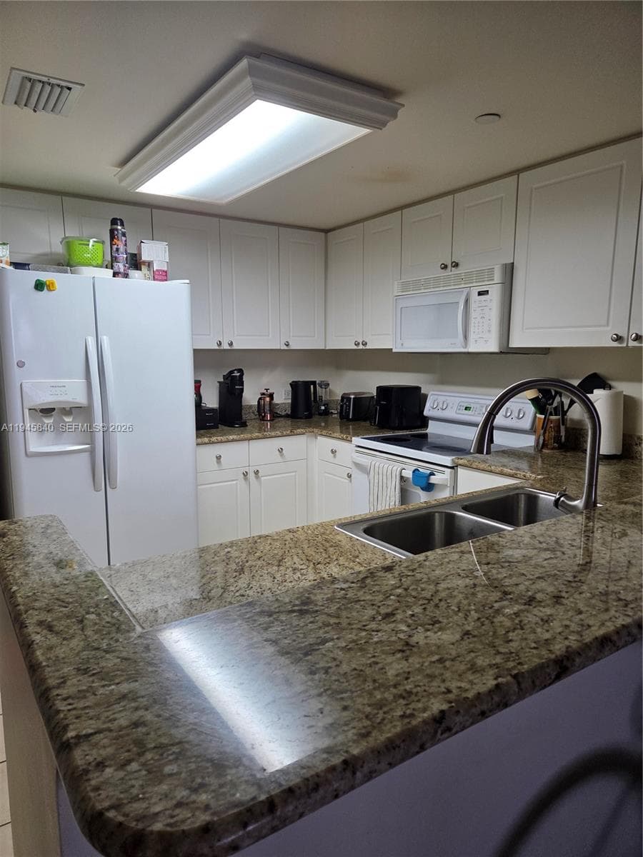 TURNBERRY ON THE GREEN · #511 in Aventura - Photo 2