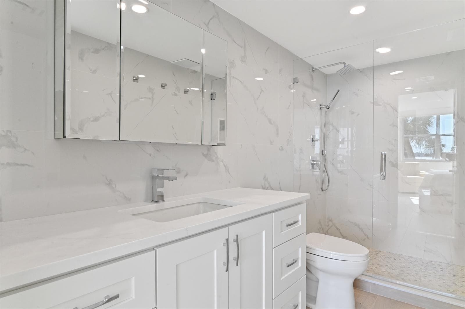 22 bathroom 01