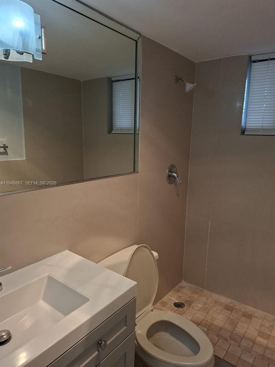 YACHT CLUB CONDO (THE) · #205 in Hallandale Beach - Photo 27