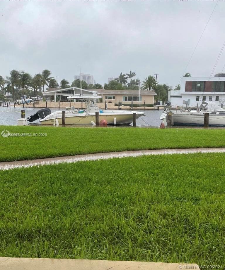 YACHT CLUB CONDO (THE) · #205 in Hallandale Beach - Photo 2