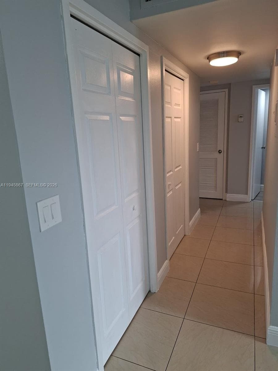 YACHT CLUB CONDO (THE) · #205 in Hallandale Beach - Photo 13