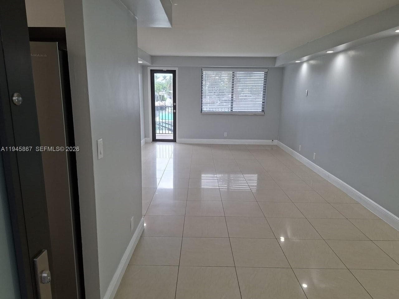 YACHT CLUB CONDO (THE) · #205 in Hallandale Beach - Photo 10