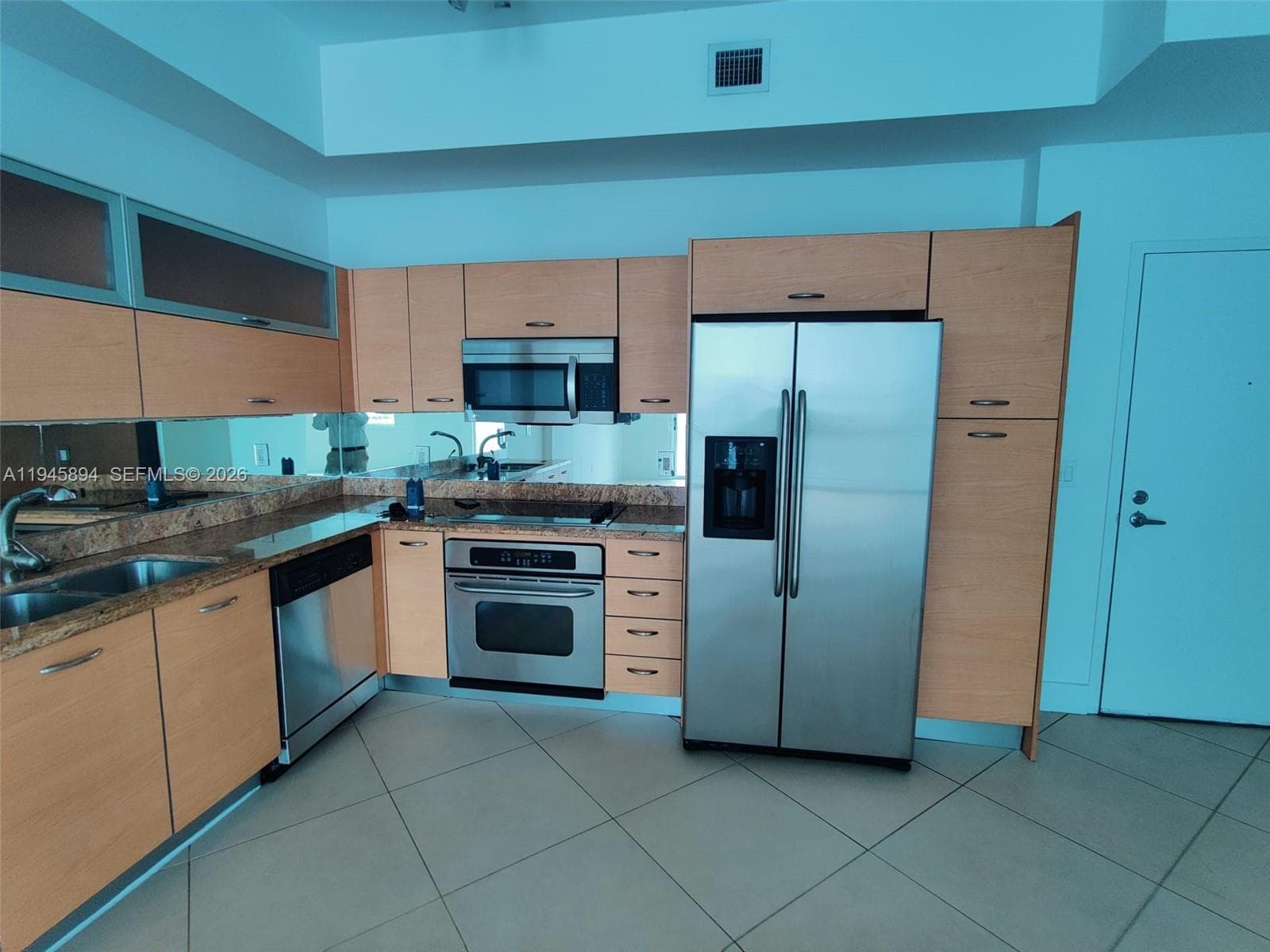 UPTOWN LOFTS CONDO · #PH108 in Miami - Photo 4