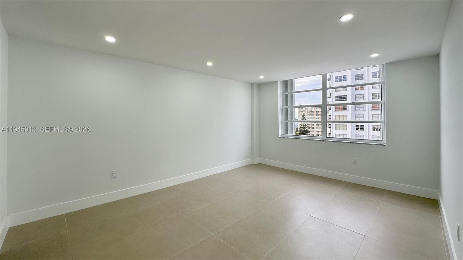 COMMODORE PLAZA CONDO · #1109 in Aventura - Photo 7