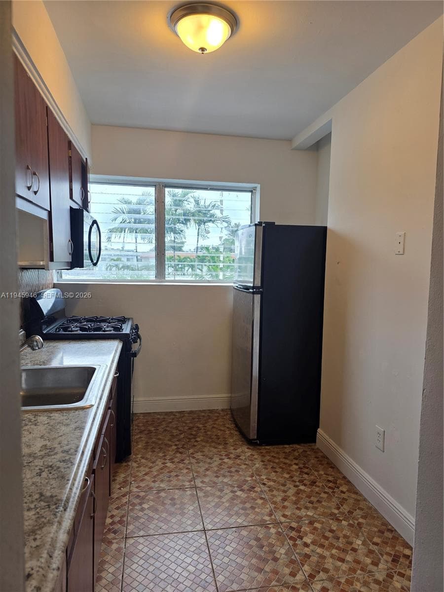 BISCAYNE BCH SUB · #4 in Miami Beach - Photo 6