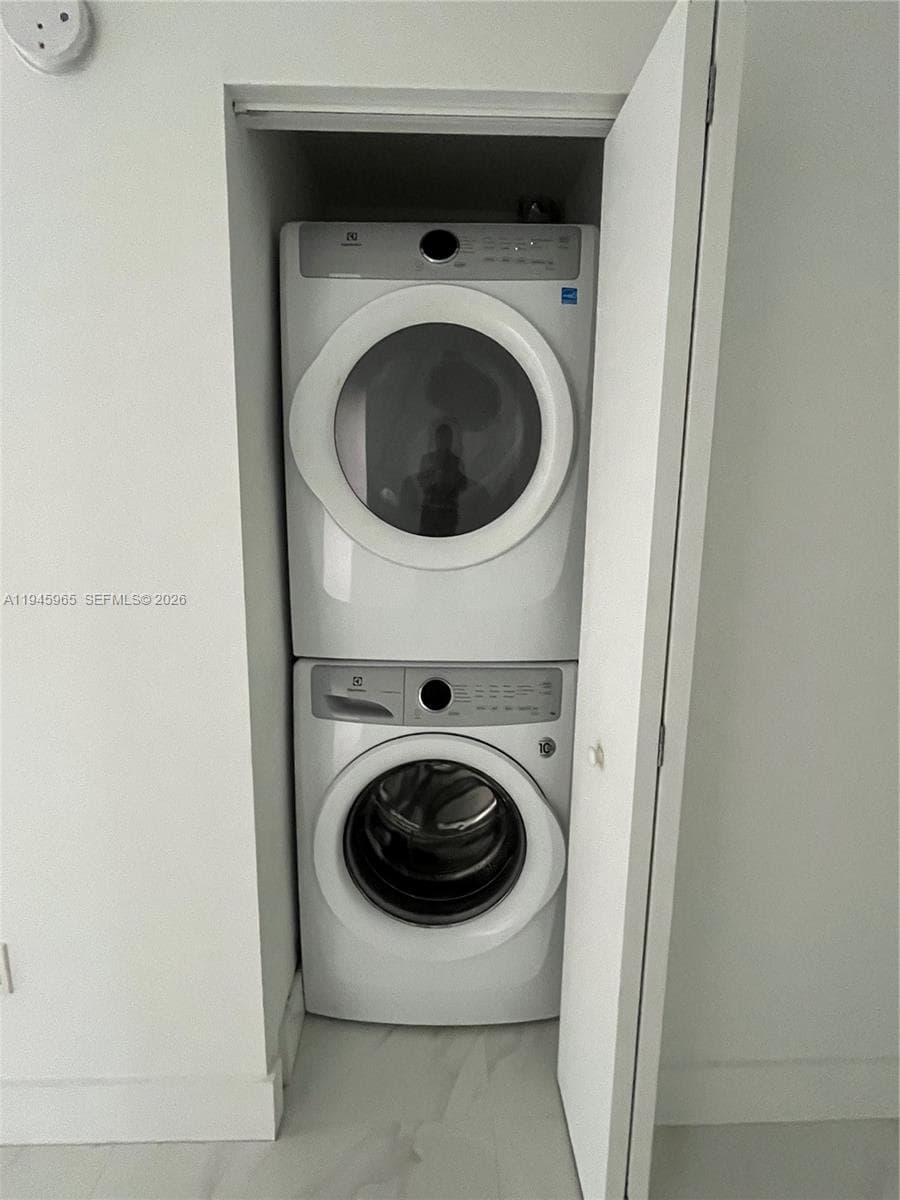 THE HARBOUR NORTH CONDO · #605 in North Miami Beach - Photo 17