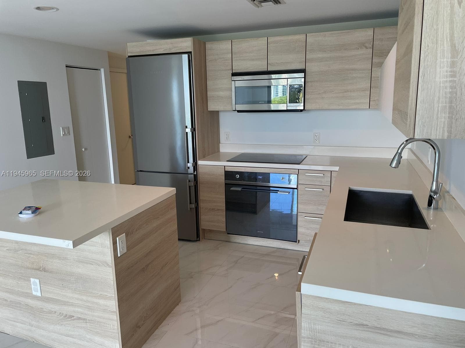 THE HARBOUR NORTH CONDO · #605 in North Miami Beach - Photo 4