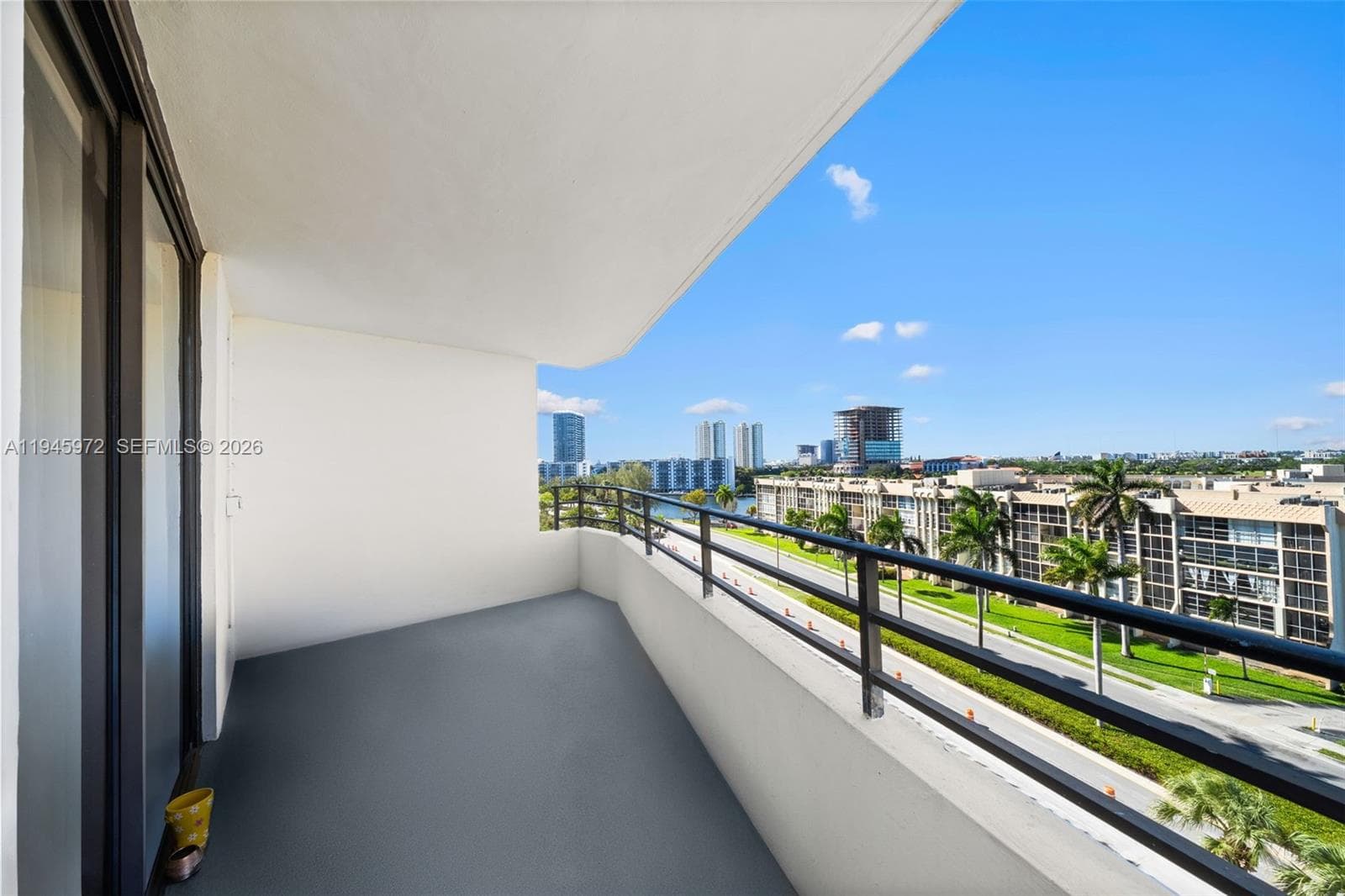 OLYMPUS · #606 in Hallandale Beach - Photo 22