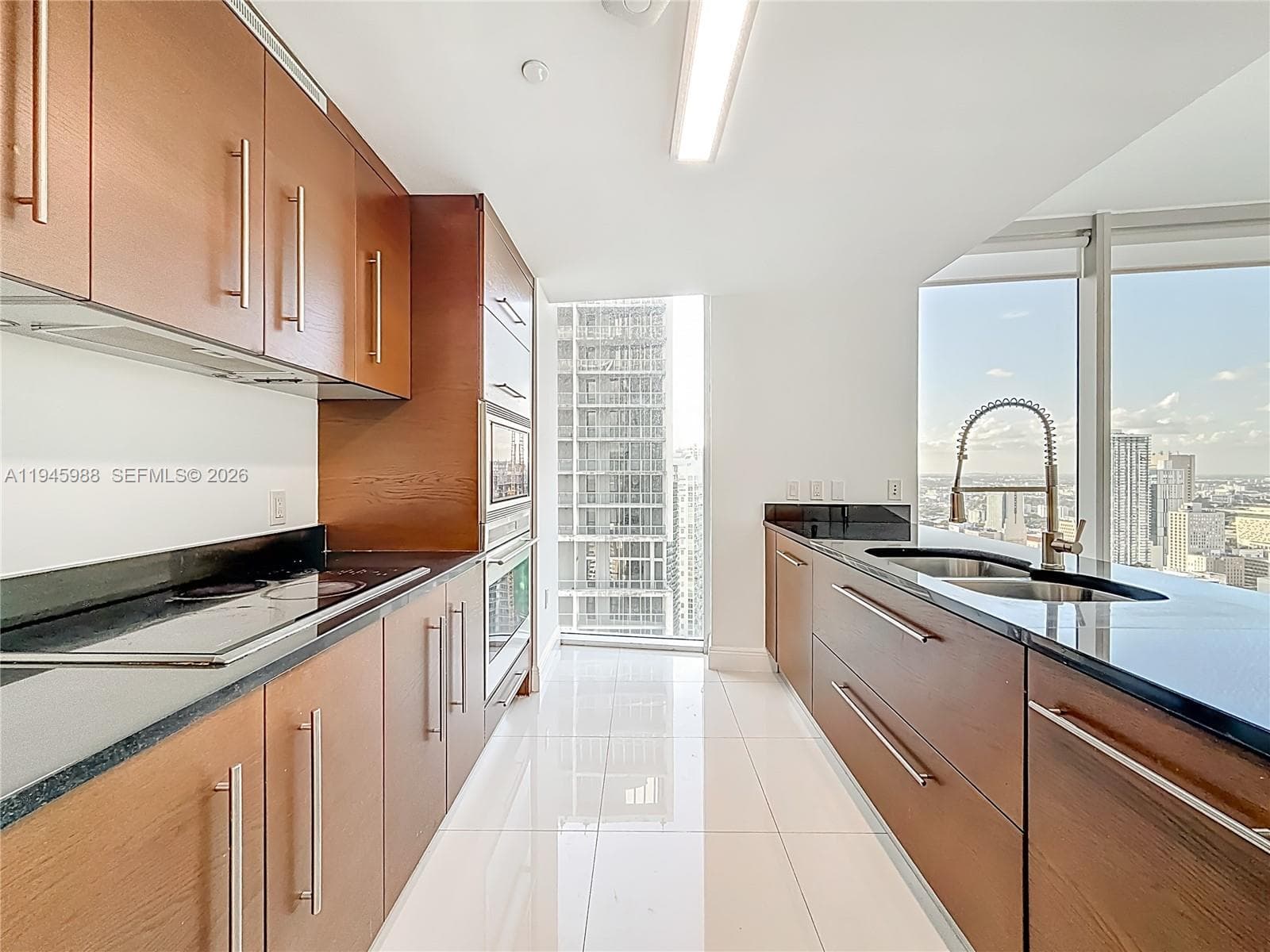 Icon Brickell I · #4215 in Miami - Photo 6