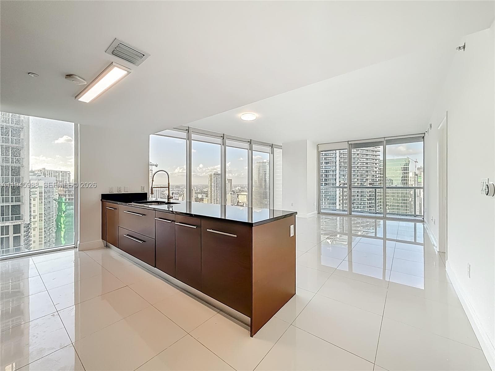 Icon Brickell I · #4215 in Miami - Photo 5