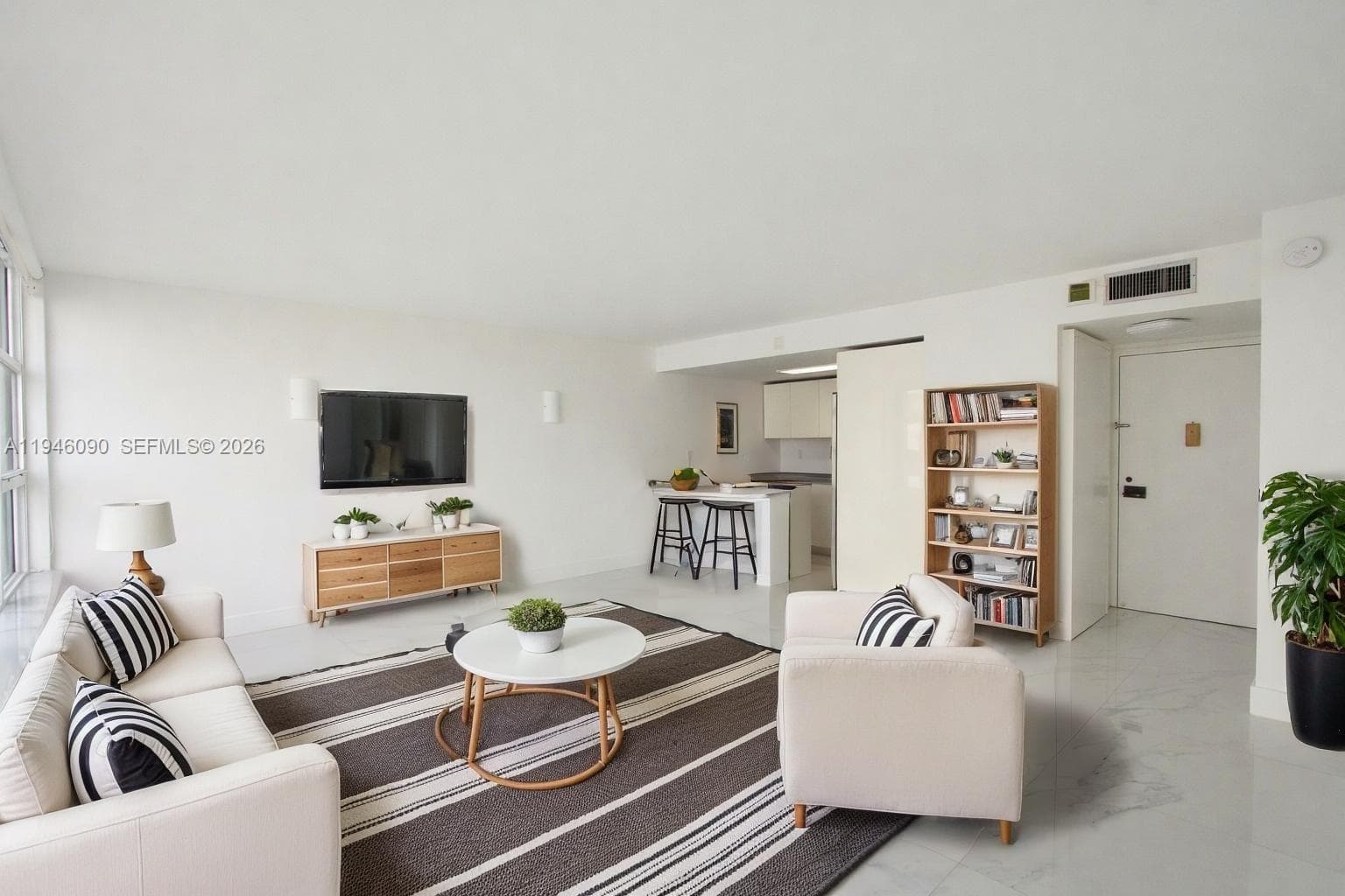 BRICKELL SHORES CONDO · #709 in Miami - Photo 3