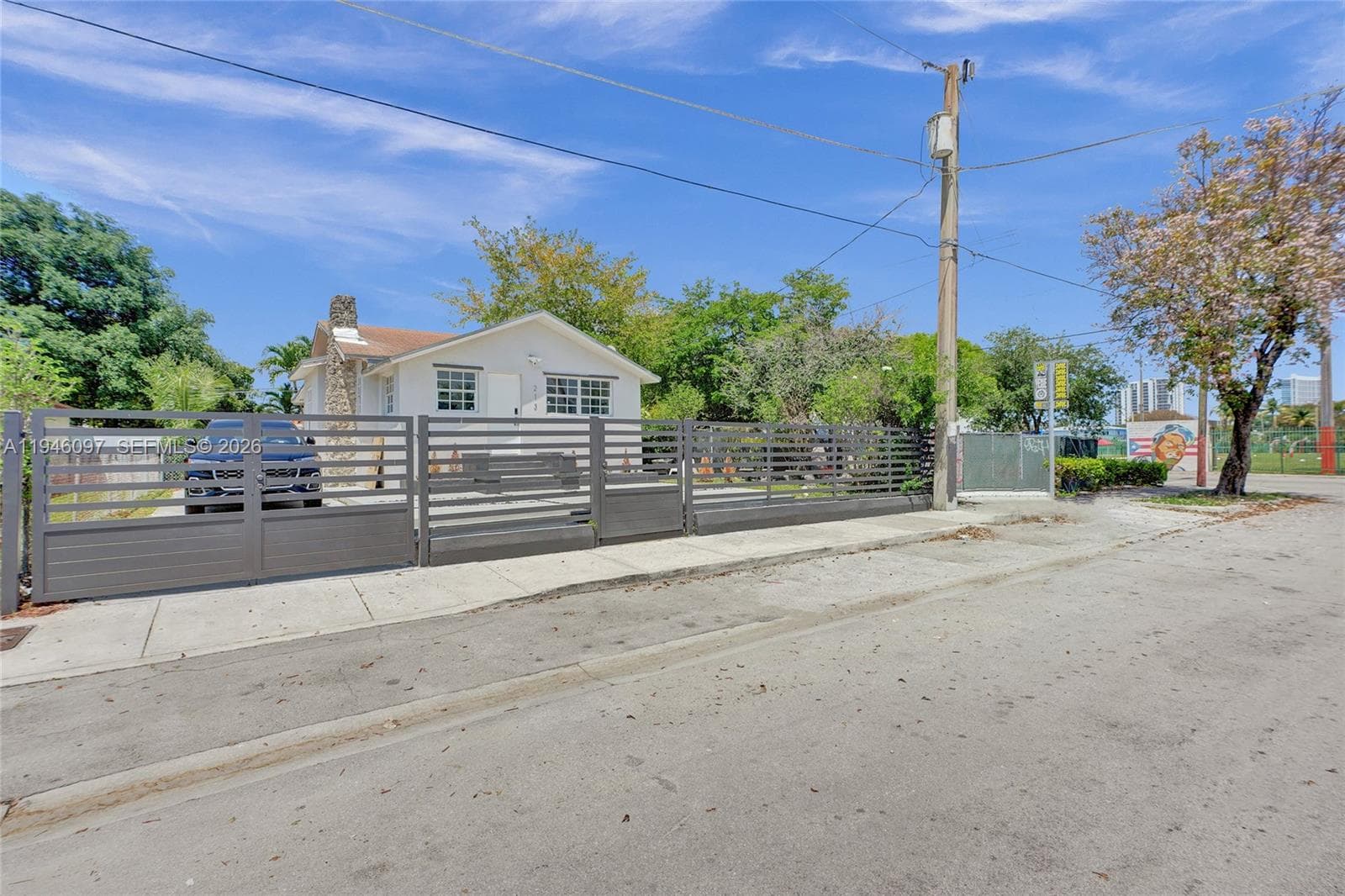 213 NW 34th Ter photo 5