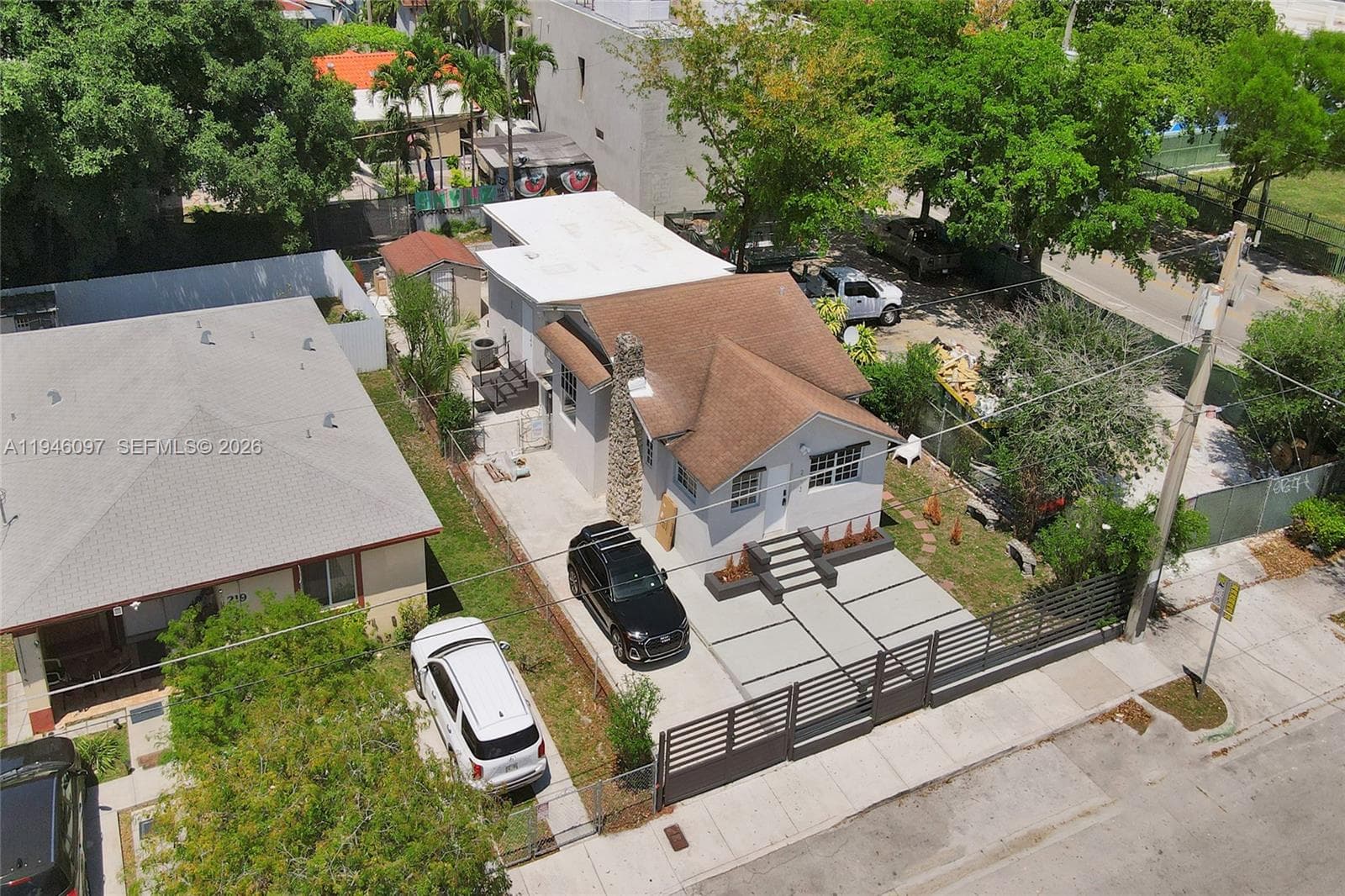 213 NW 34th Ter photo 11