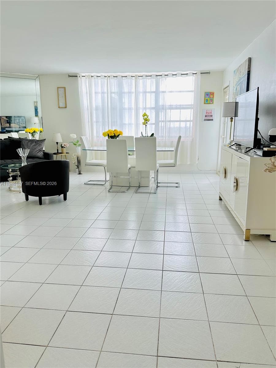 Tower Building · #1607 in Aventura - Photo 6