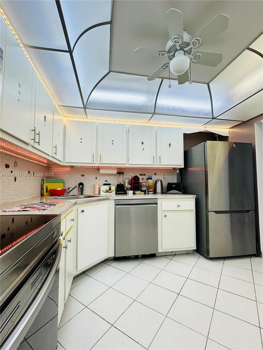Tower Building · #1607 in Aventura - Photo 16
