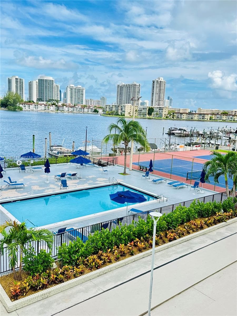 Tower Building · #1607 in Aventura - Photo 1