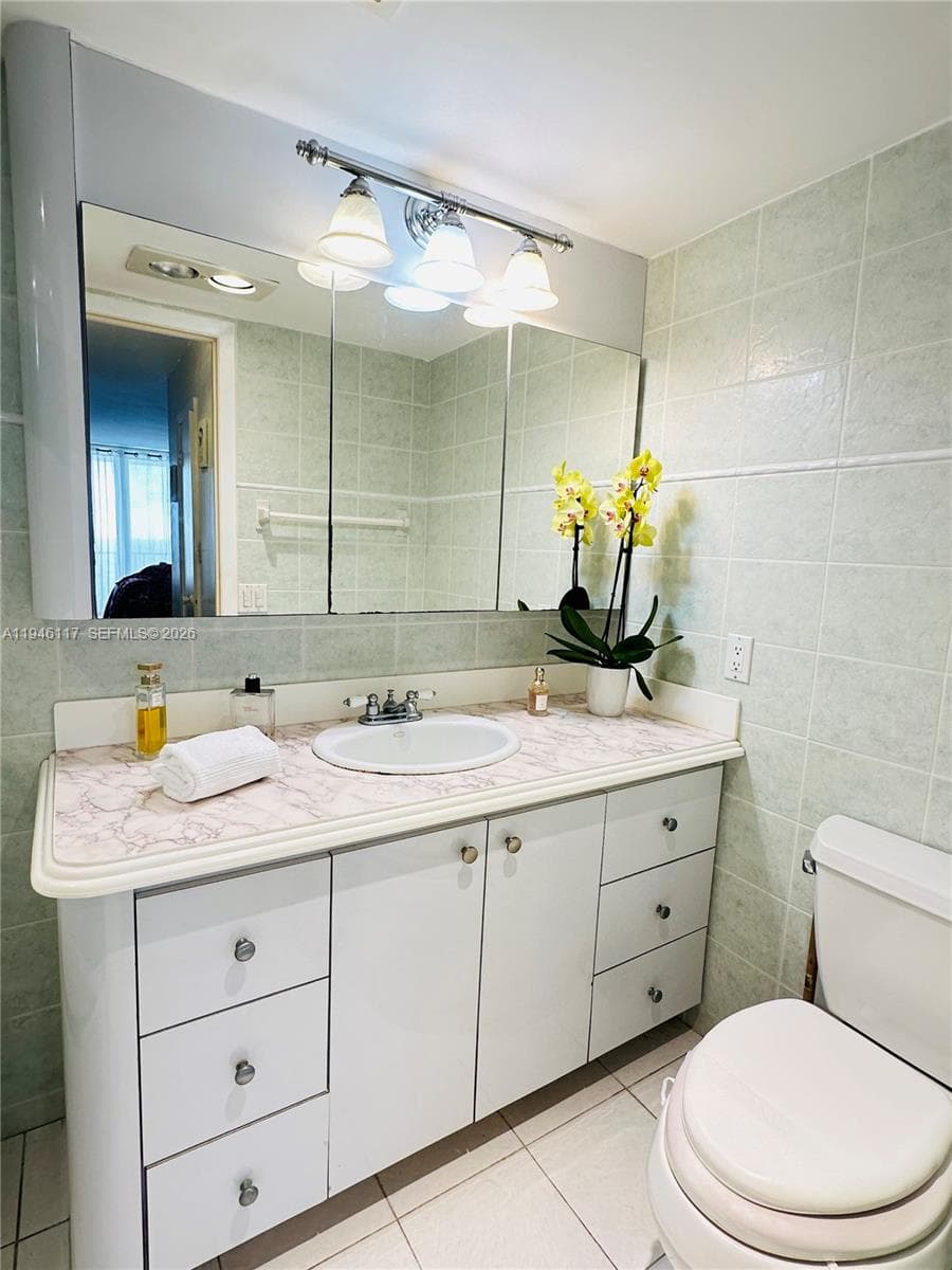 Tower Building · #1607 in Aventura - Photo 11