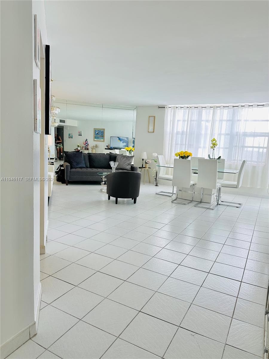 Tower Building · #1607 in Aventura - Photo 8