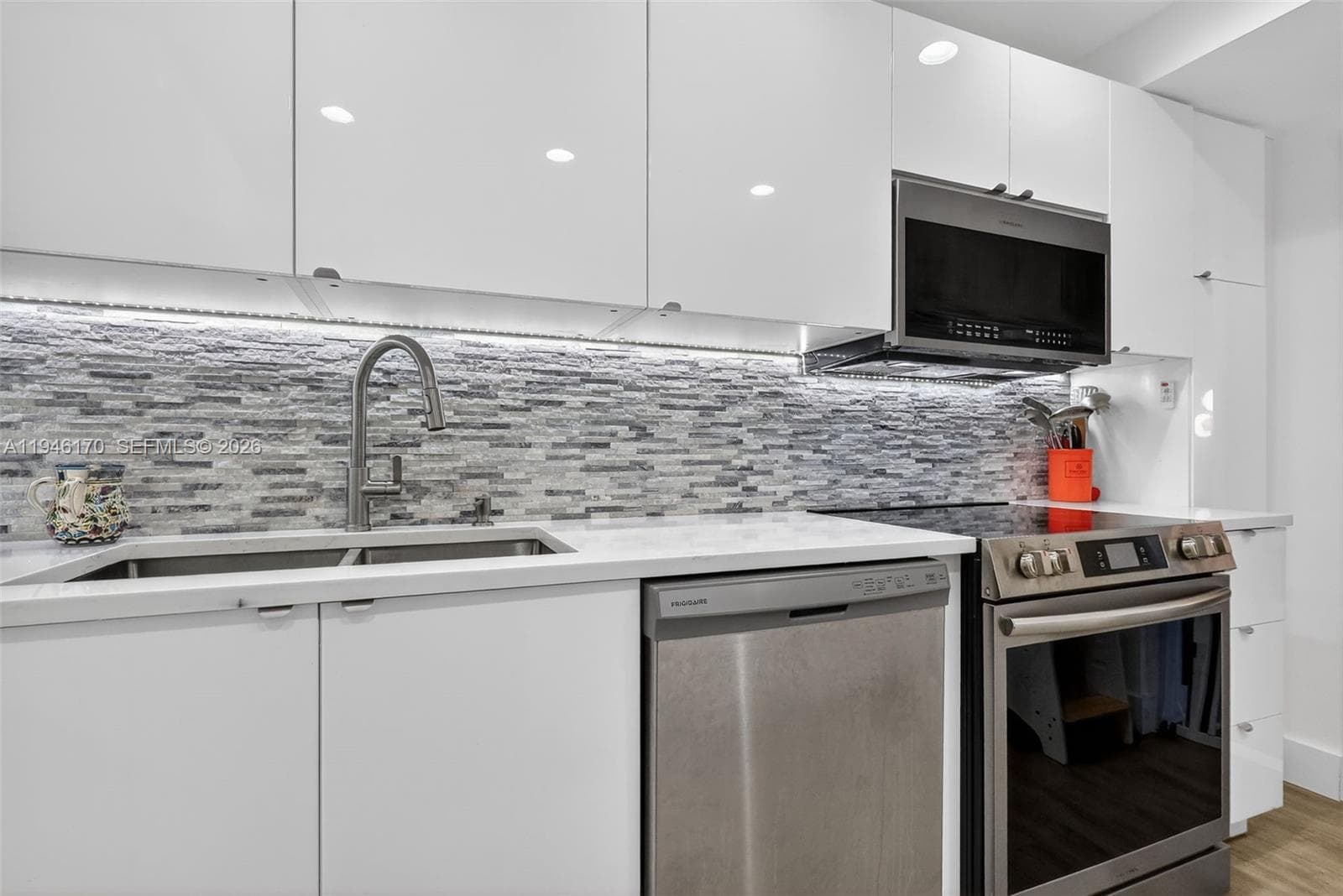 LONDON TOWERS · #303N in Bay Harbor Islands - Photo 7