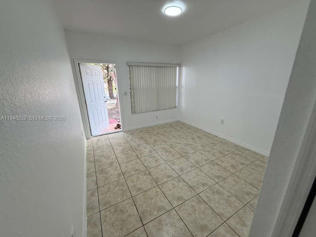 820 SW 6TH CT photo 6