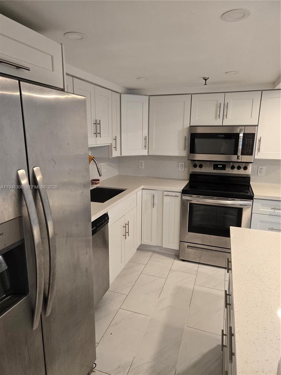 WINSTON TOWERS 700 CONDO · #815 in Sunny Isles Beach - Photo 8