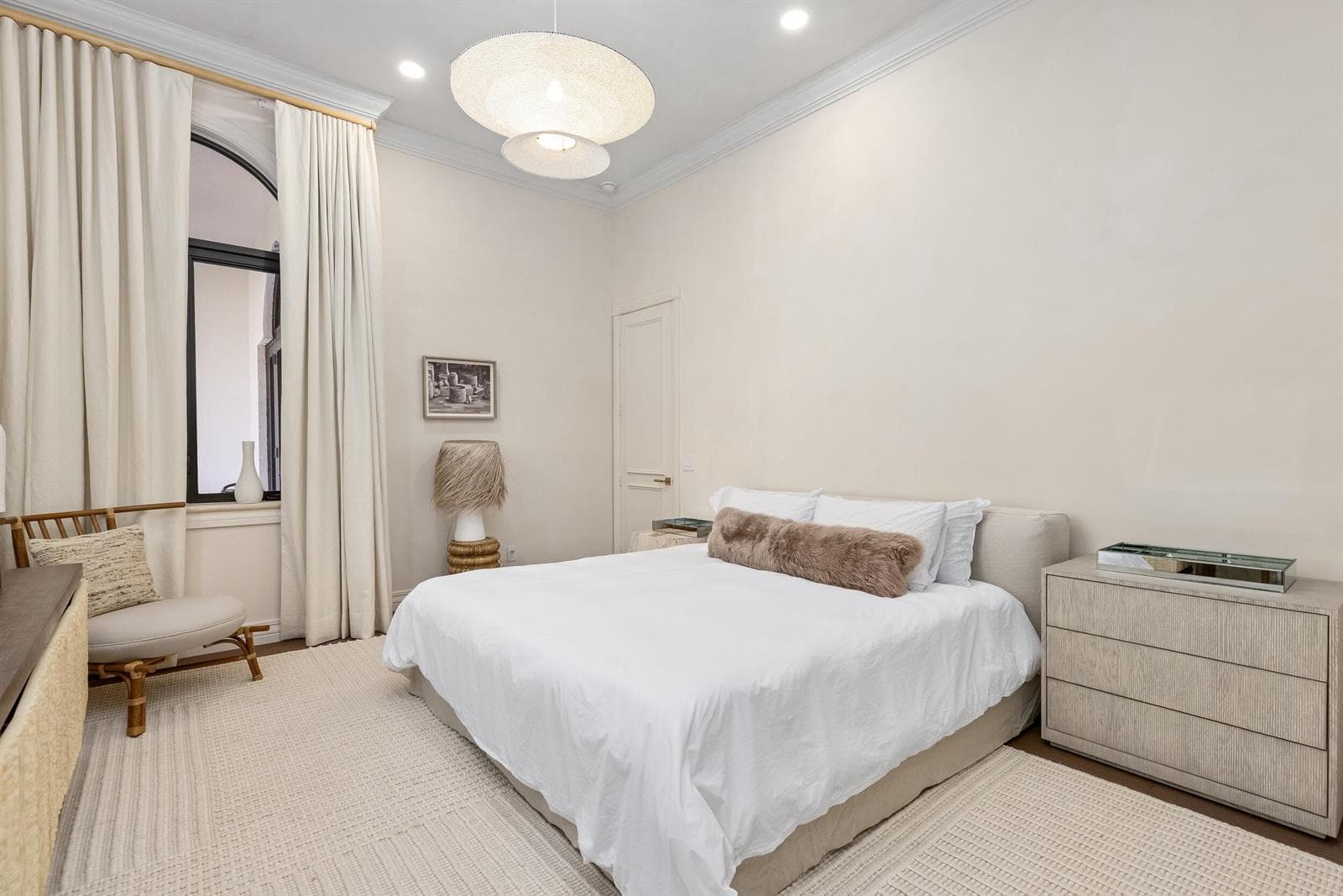 Guest bedroom