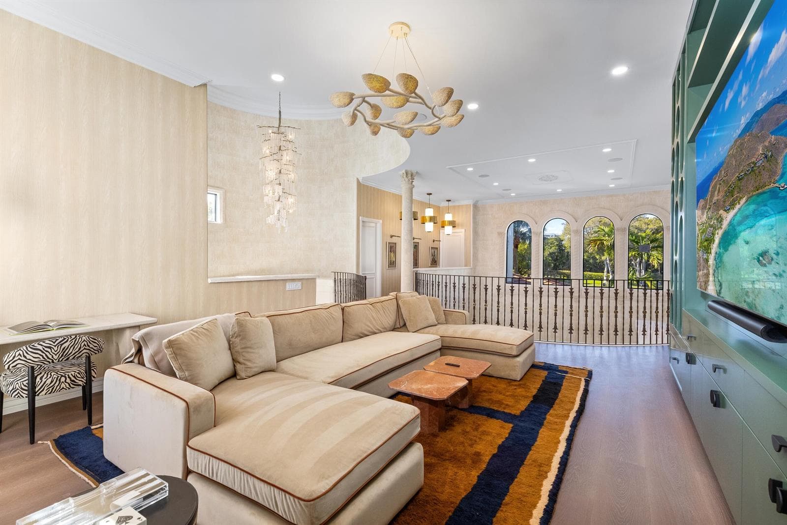 Upstairs lounge