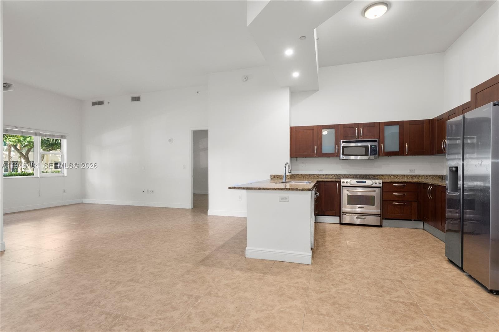 TURNBERRY VILLAGE SO TOWE · #104 in Aventura - Photo 2