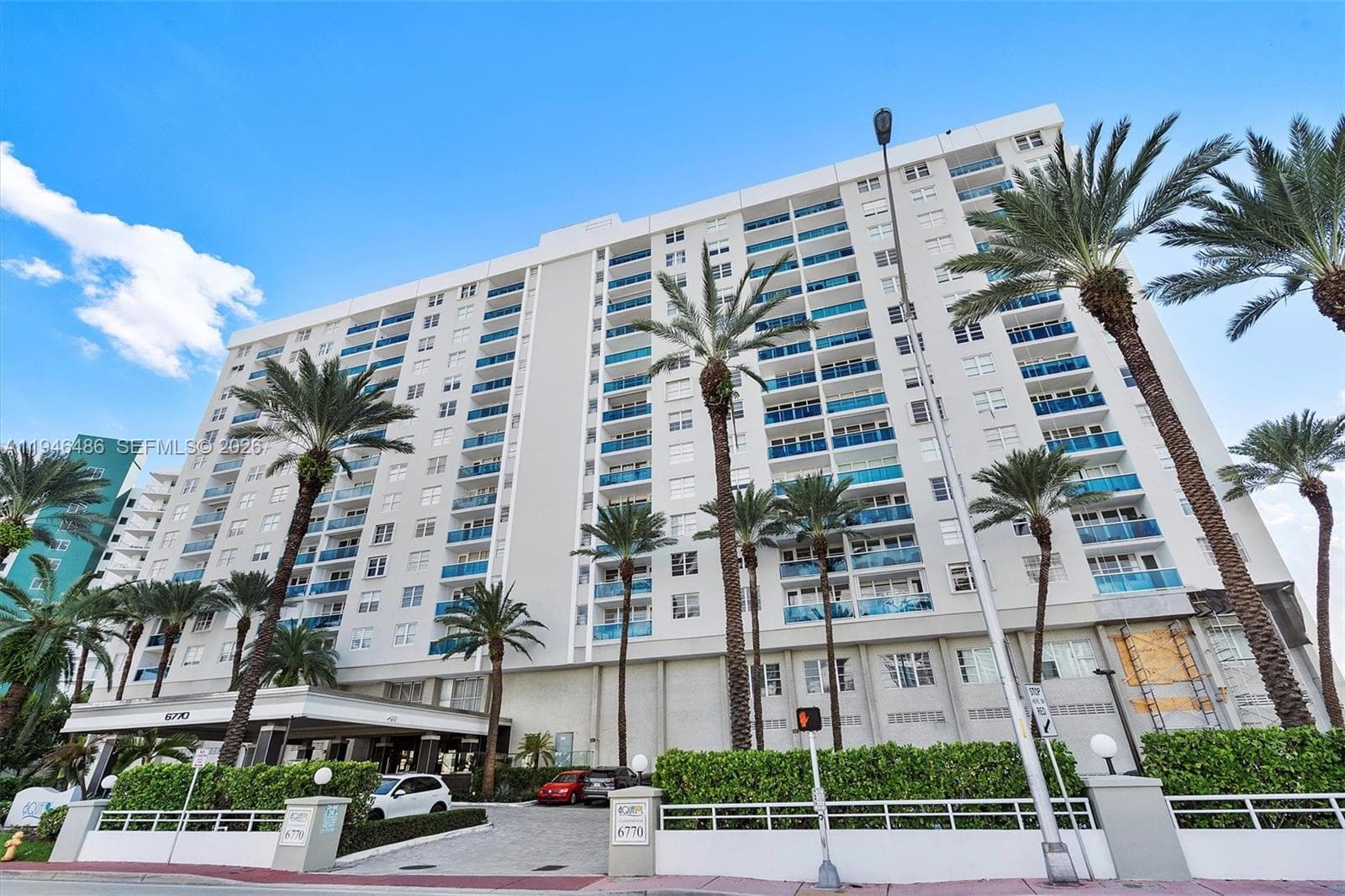 AQUASOL · #8R in Miami Beach - Photo 2