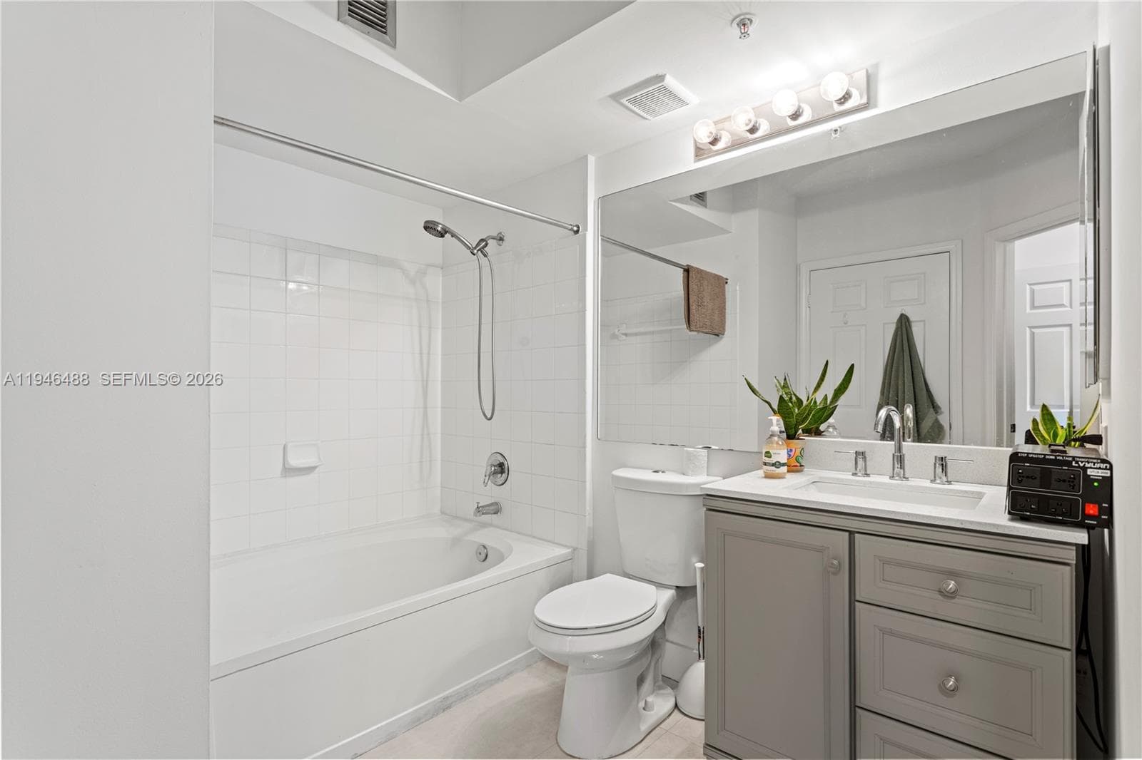 Porto Bellagio · #2707 in Sunny Isles Beach - Photo 10